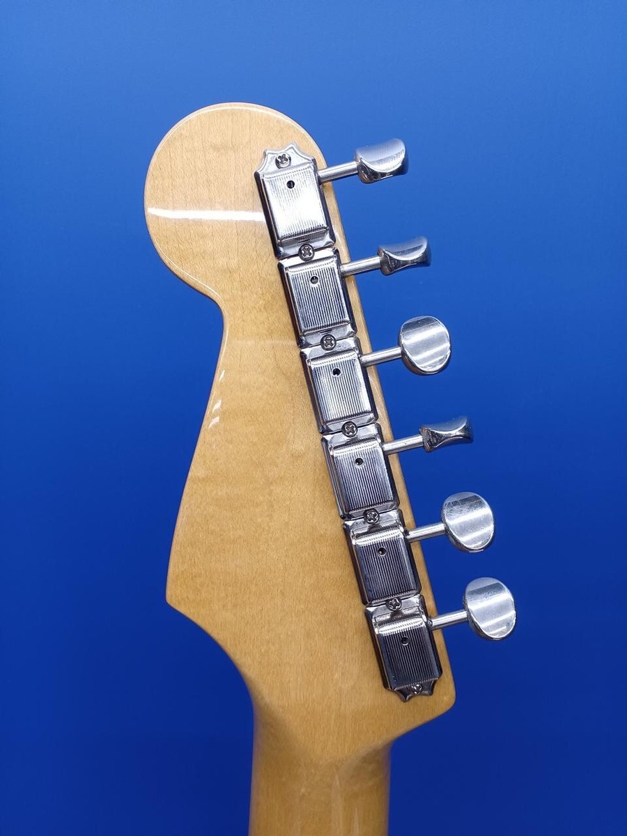 Fender Japan ST62-QT Quilted Top Stratocaster Guitar Blue Sunburst