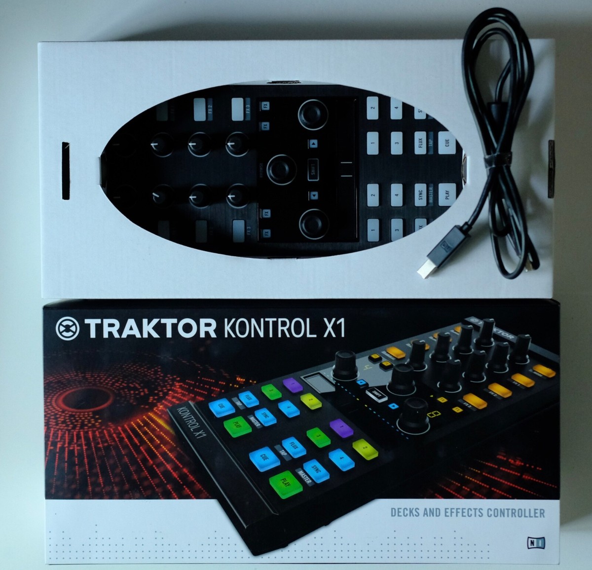 Traktor Kontrol X1 mk2 【動作確認済み】 Traktor Kontrol X1 mk2