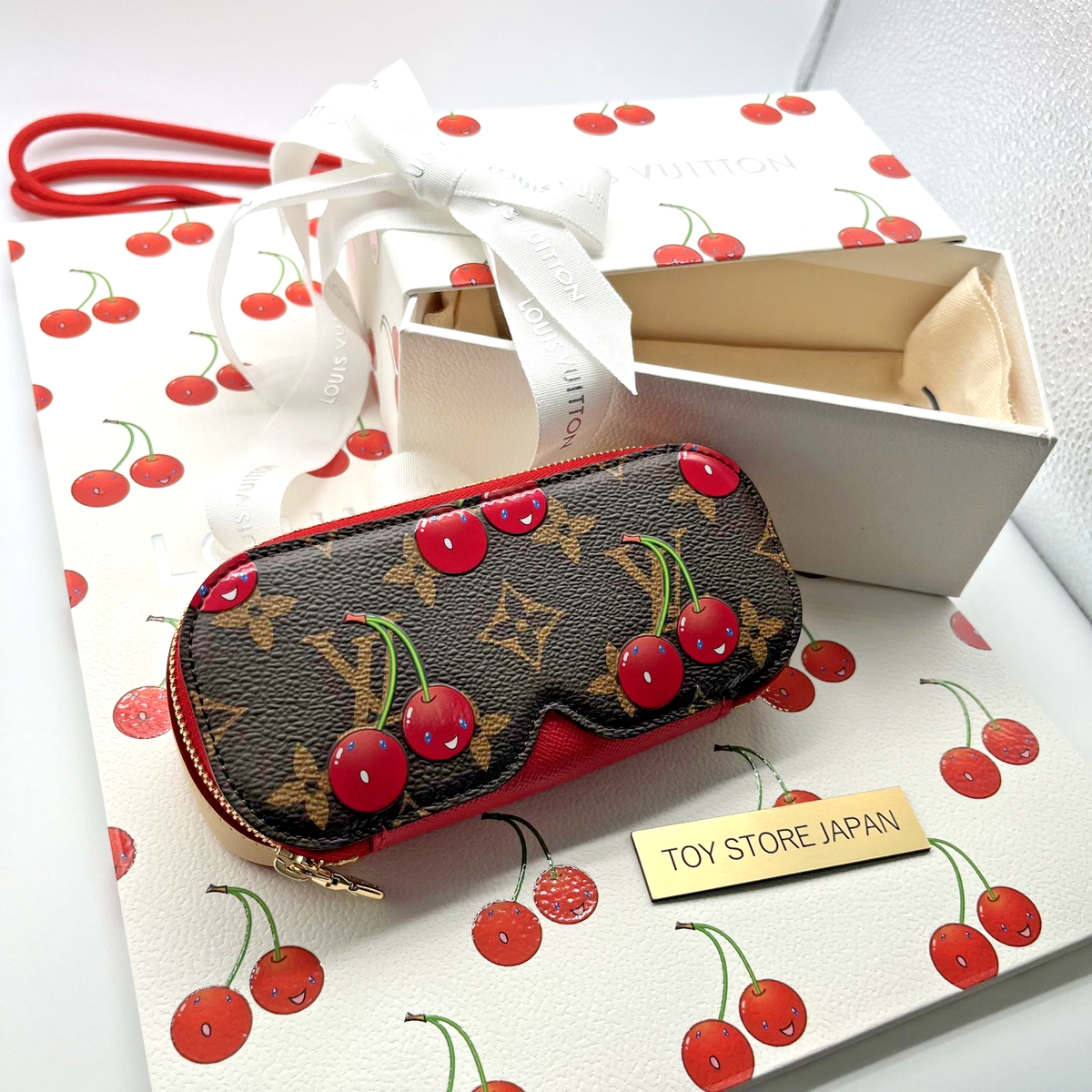LOUIS VUITTON x Takashi Murakami GI1332 Sunglasses pouch Cherry