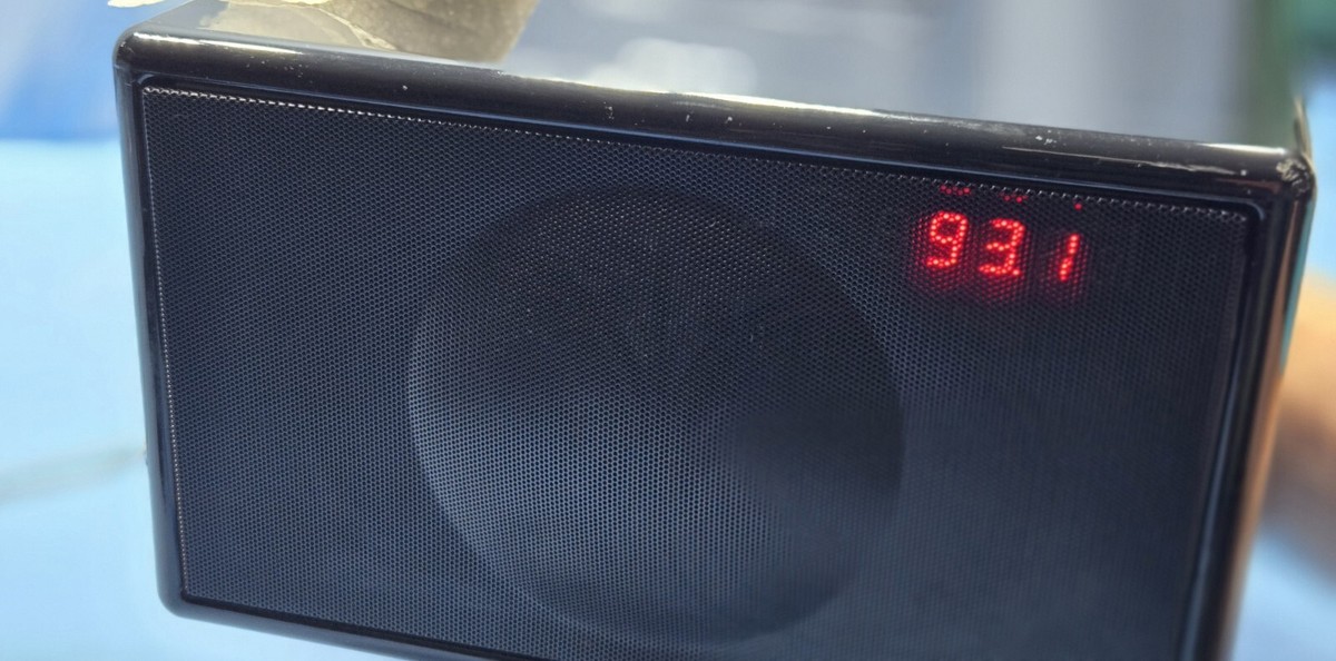 Geneva Classic Model-S FM Radio Bluetooth Speaker With Stand Lab