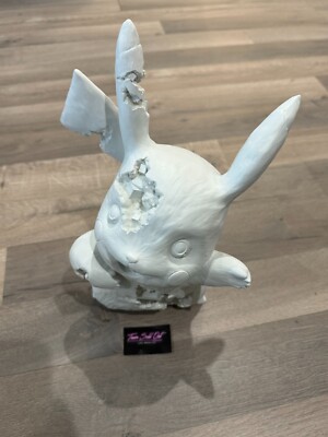 Kダニエルアーシャム ピカチュウ フィギュア クリスタルゴールドカラー