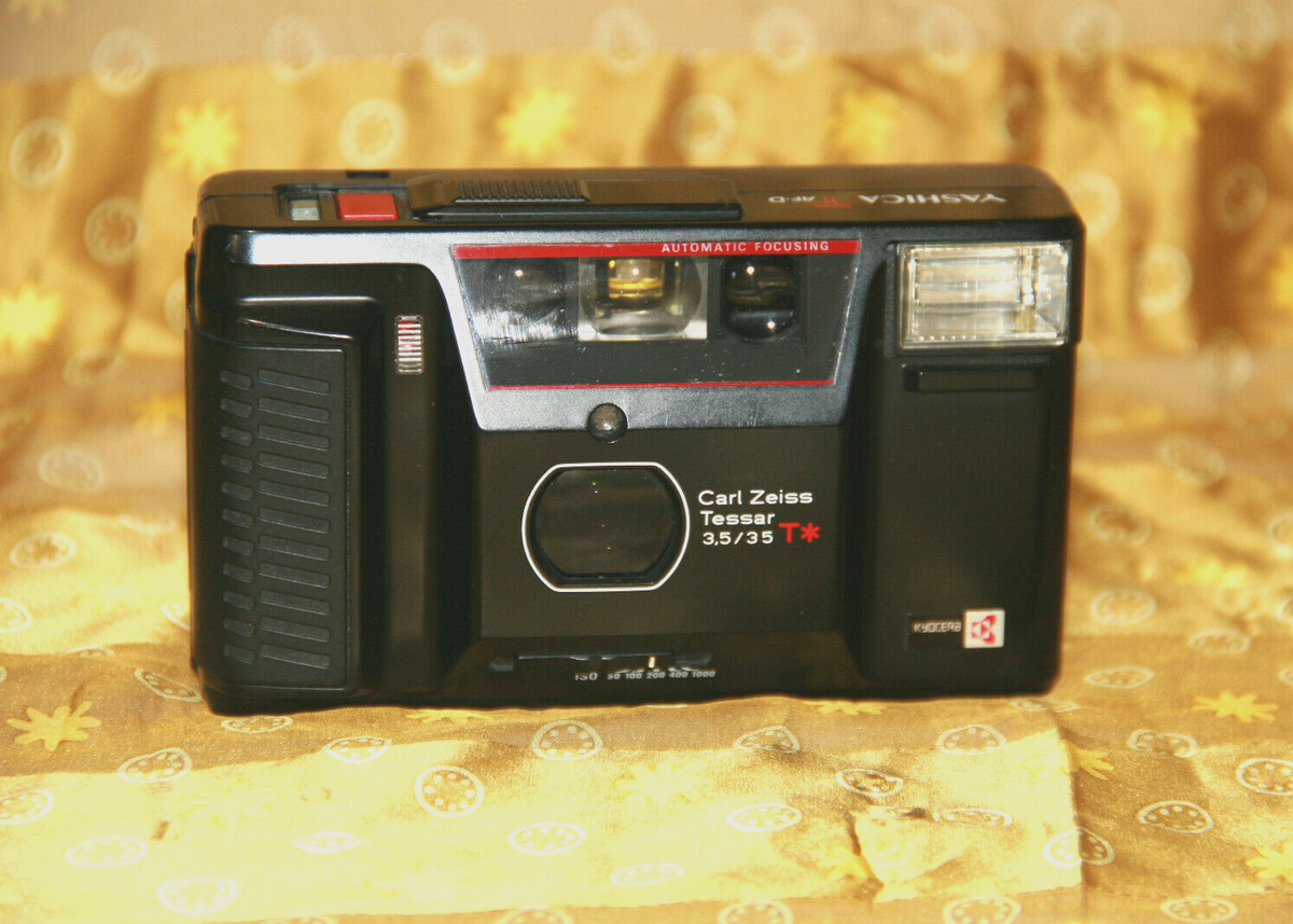 Yashica T AF-D 35mm Film Camera for repair Carl Zeiss Tessar 35mm