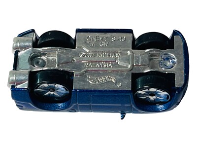 2003 Mattel Chevy S-10 - Scale: 1/64 - Blue w/Sea Blue Accents