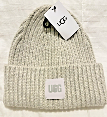 UGG Chunky Rib-Knit Logo Patch Beanie Light Grey NWT | eBay