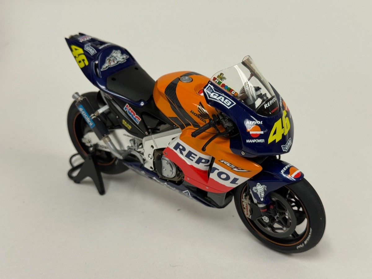 1/12 Tamiya Master Work Honda RC211 V from 2003 Moto GP of V.Rossi