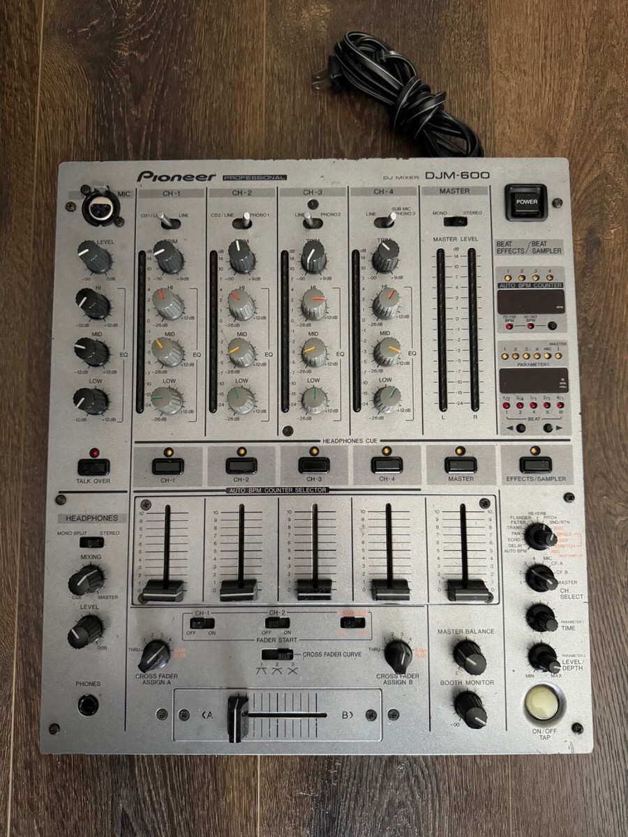 Pioneer DJM-600 DJミキサー (ジャンク品) PioneerのDJM-600 ジャンク