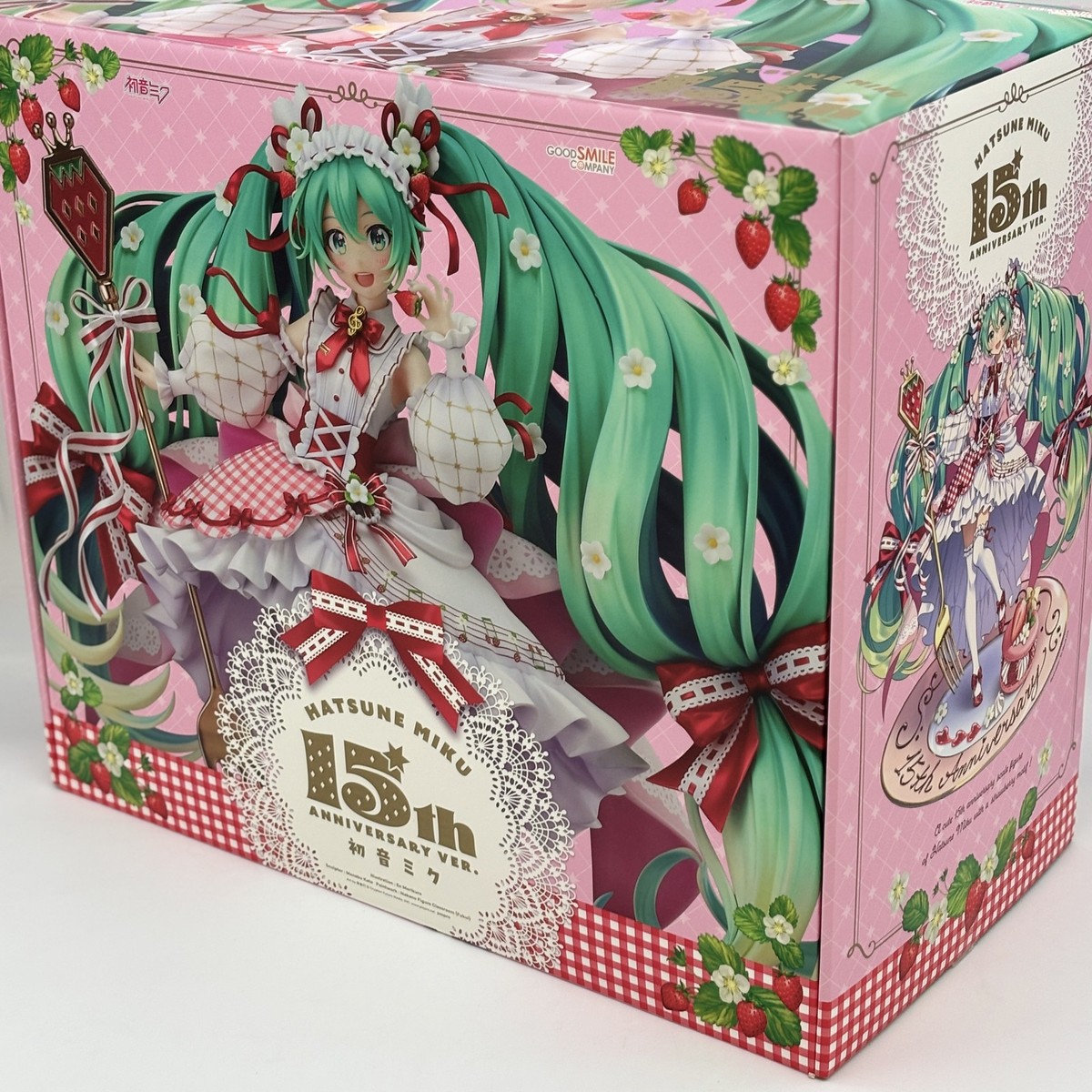 Hatsune Miku 15th Anniversary Ver. 1/7 Scale Figure Good Smile