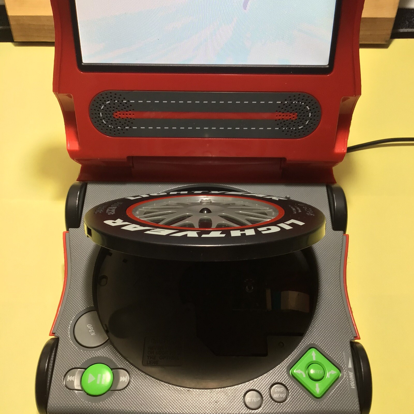 激レア】7インチポータブルDVDプレーヤー cars DISNEY・PIXAR 【公式通販】