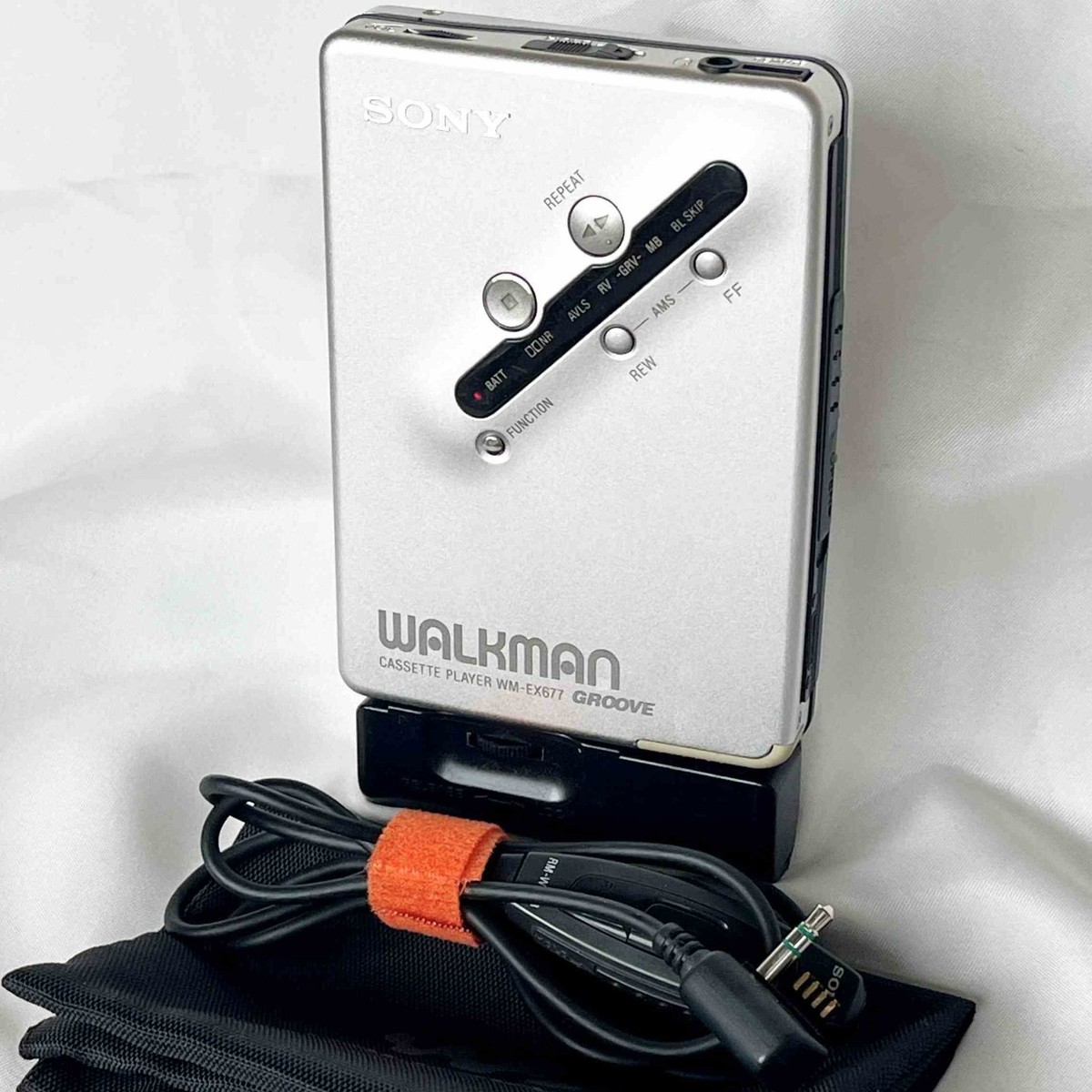 SONY WM-EX677 1999 W/accessories Silver Walkman Cassette Player