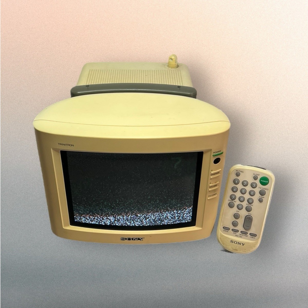 Vintage Sony Trinitron CRT-TV 8