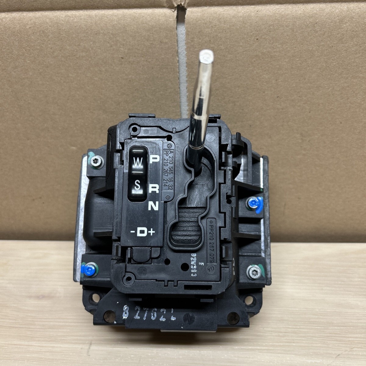 00-03 Mercedes W208 CLK320 CLK430 CLK55 floor shifter assembly