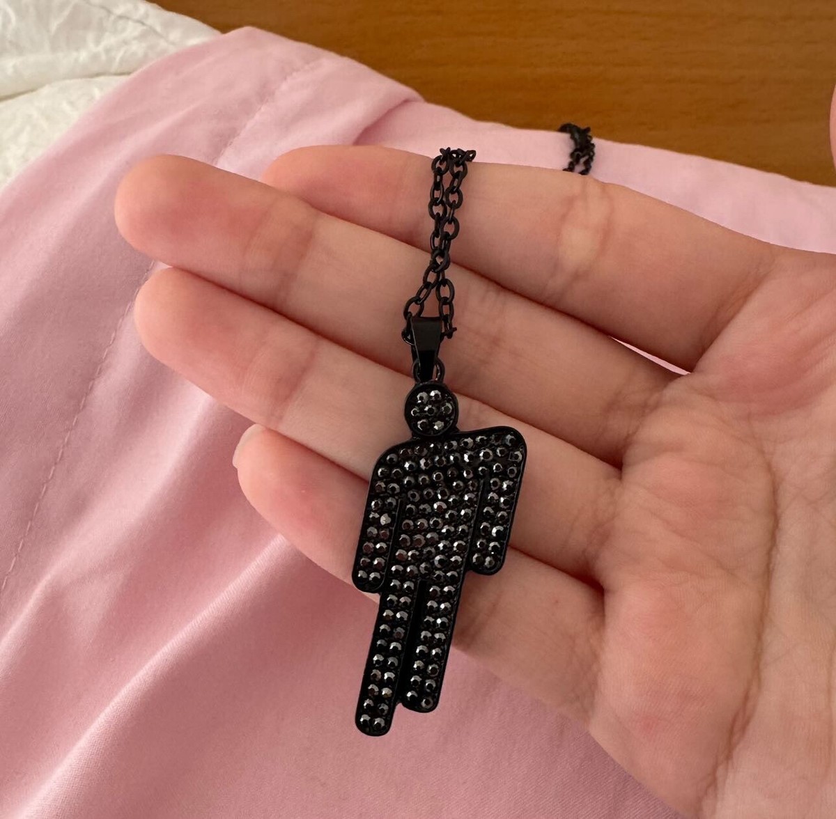 ビリーアイリッシュ公式ネックレス