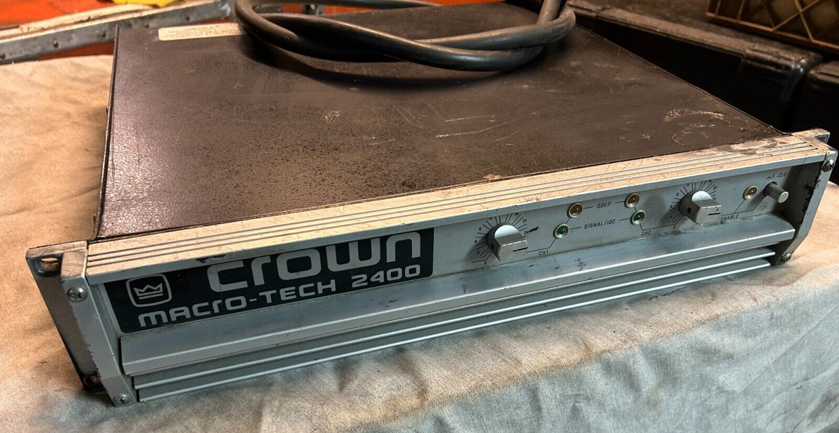Crown社のパワーアンプ「Macro-Tech 2400」 2台セット Crown社のパワー