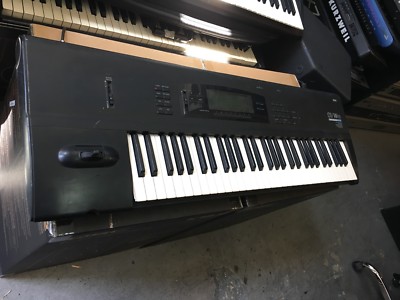Korg 01w/fd 61 key Workstation synthesizer, vintage/o1w/v62/SMF