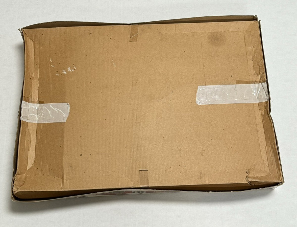 Tamiya 1/12 Scale Datsun 240Z Safari Car Model Kit 1208 Made In