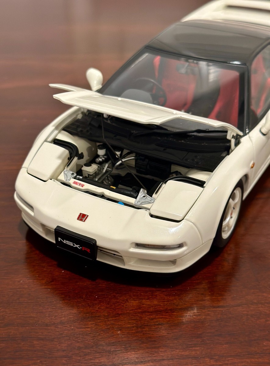 AUTOartHonda NSX Type R 'NA1 Champion White' 1/18 Scale Diecast