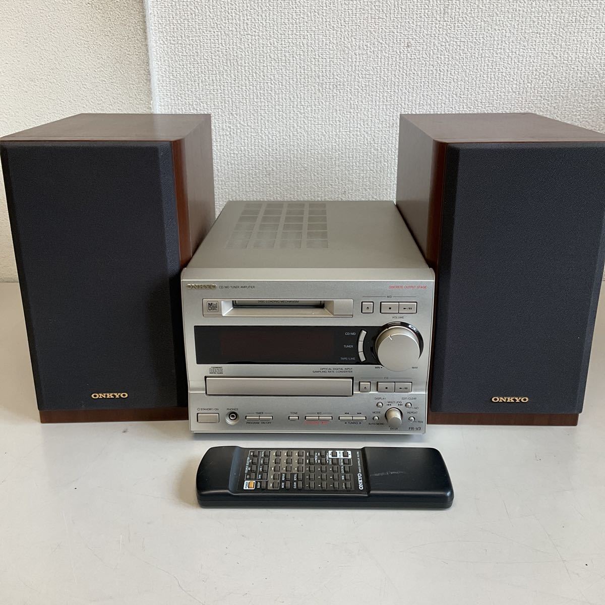ONKYO FR-V3 CD MD Recorder Tuner Amplifier Audio Deck Speaker D-V3