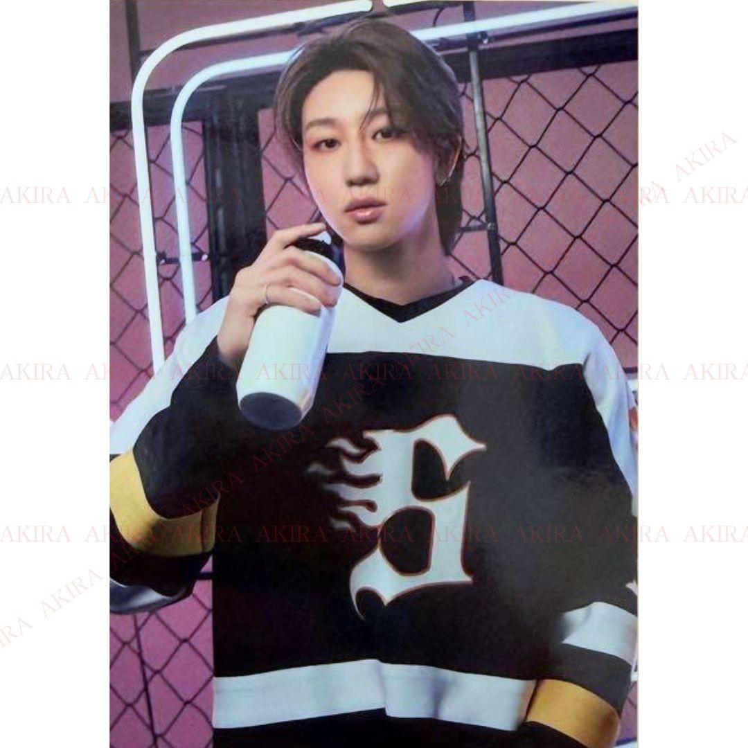 SEVENTEEN 2025 SEVENTEEN's HOME MERCHANDISE ROOMWEAR PHOTO CARD