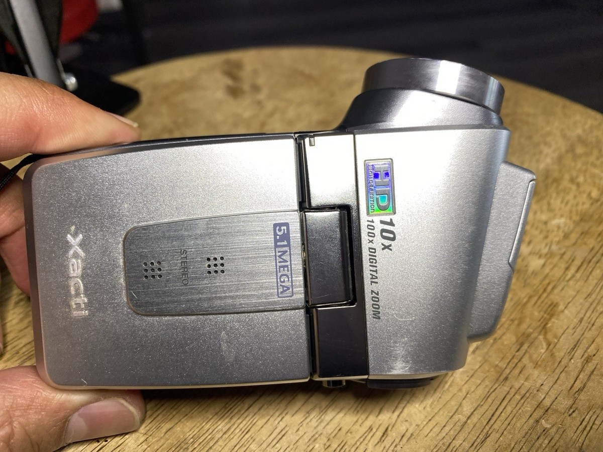 SANYO Xacti HD1A ビデオカメラ 5.1メガピクセル SANYO Xacti HD1A