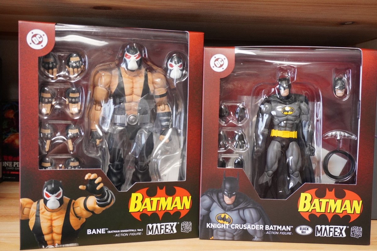 Medicom Toy MAFEX No.270 Knight Crusader Batman Black Ver No.216