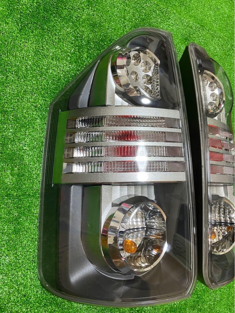 70系 ヴォクシー 純正 LED テールランプ ICHIKOH 28-199 70系