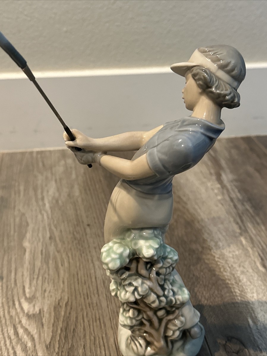 LLADRO 04824 ゴルファー Golf Champion Man Figurine | Lladró® USA