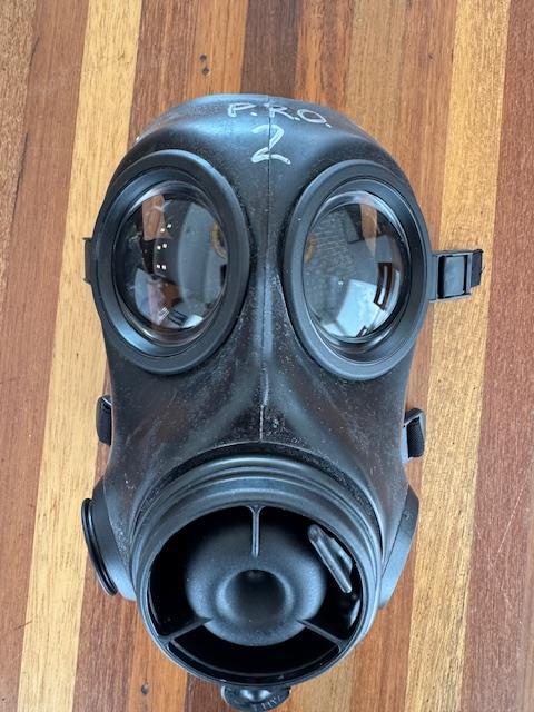 Avon FM12 APR Gas Mask with filter - Size 2 | eBay