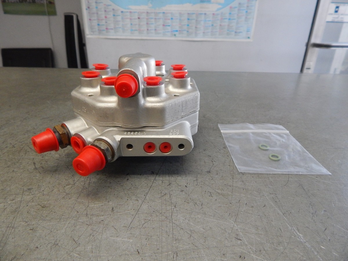 107 560SL FUEL DISTRIBUTOR 0438101018 / 0986438217 / 0000742413 | eBay