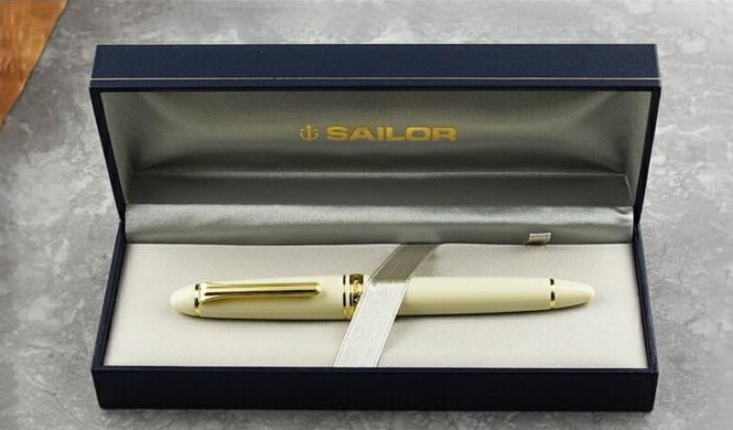 X'mas Sale‼️ SAILOR 創業記念 14K 金ラメ入りワインレッド X'mas