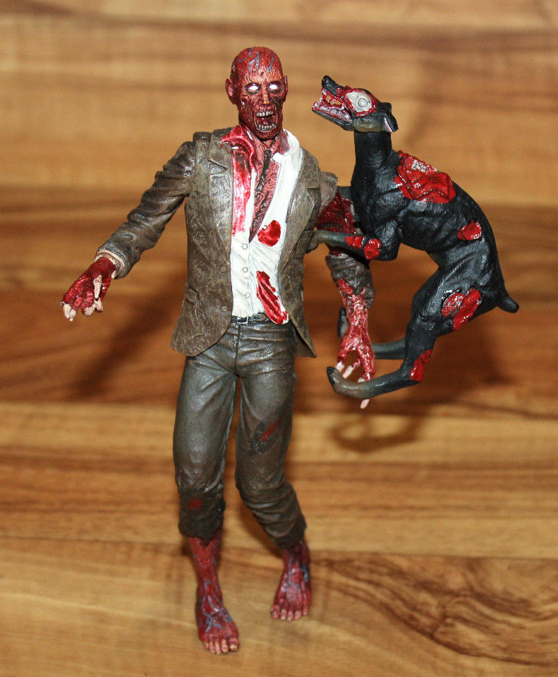 ①NECA Crimson Head Zombie 10th anniversary RESIDENT EVIL