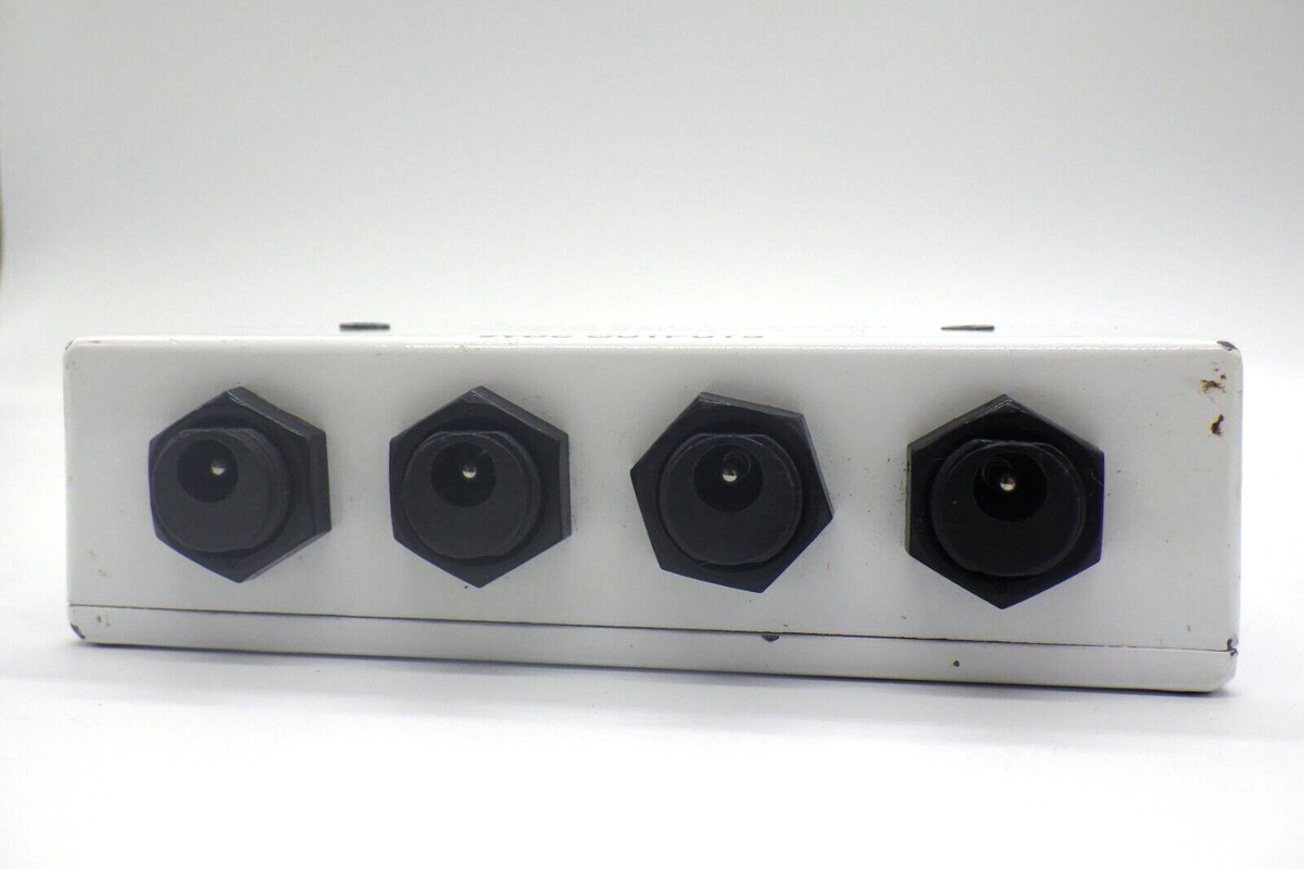 Custom Audio Japan CAJ AC / DC Station Ver.2 White Power Supply