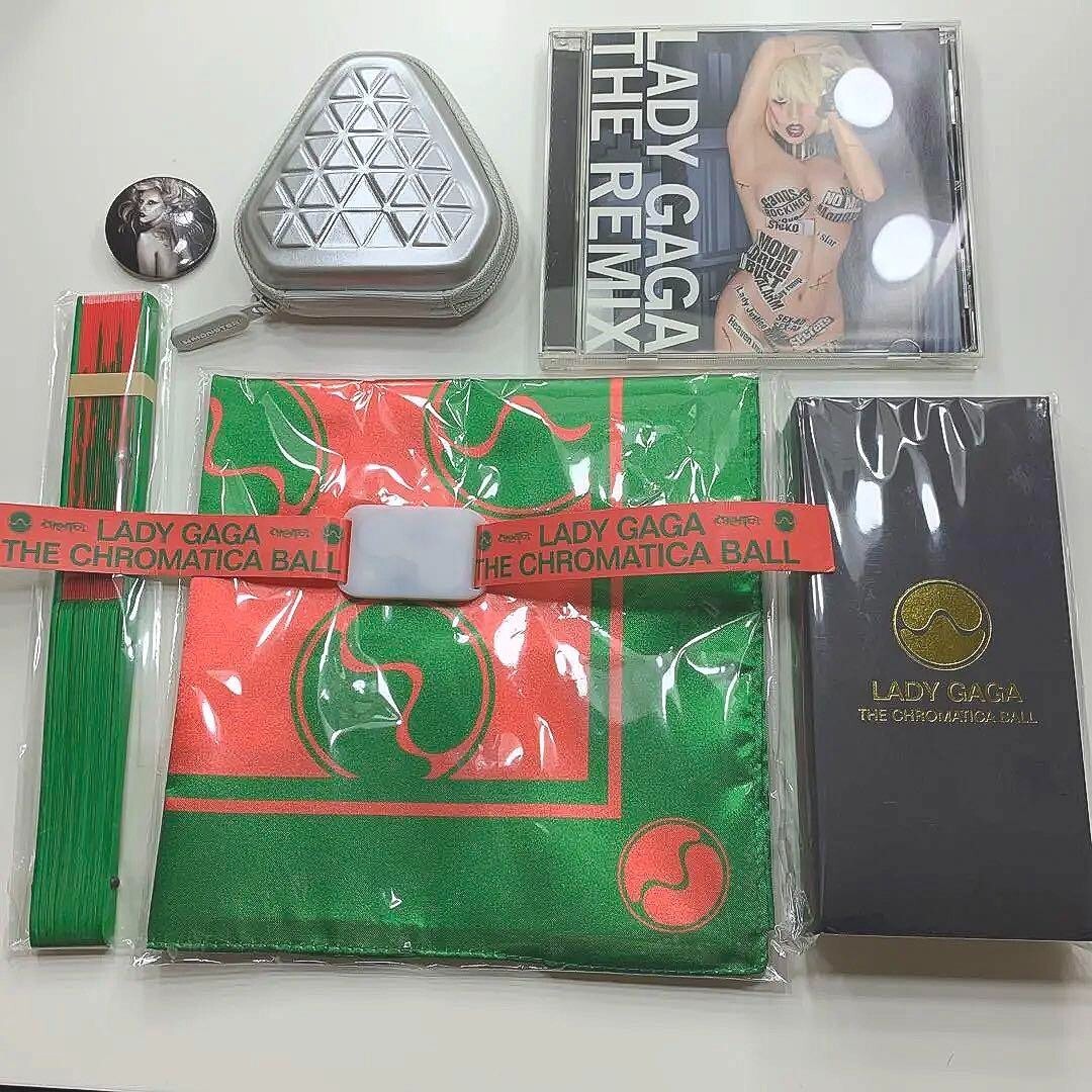 レーディーガガ The Chromatica Ball VIP席限定グッズ LADY GAGA
