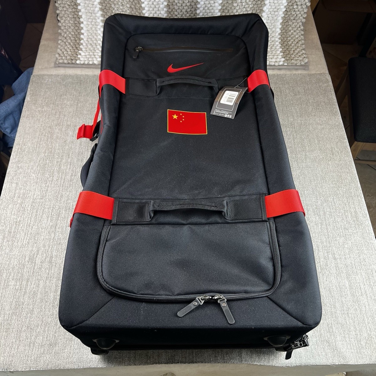 Nike FIFTYONE49 Cordura X-Large Roller Suitcase Team China Rare | eBay