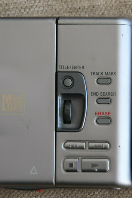 SONY MZ-R30 MINI DISC PLAYER RECORDER IN GREY MADE IN JAPAN A