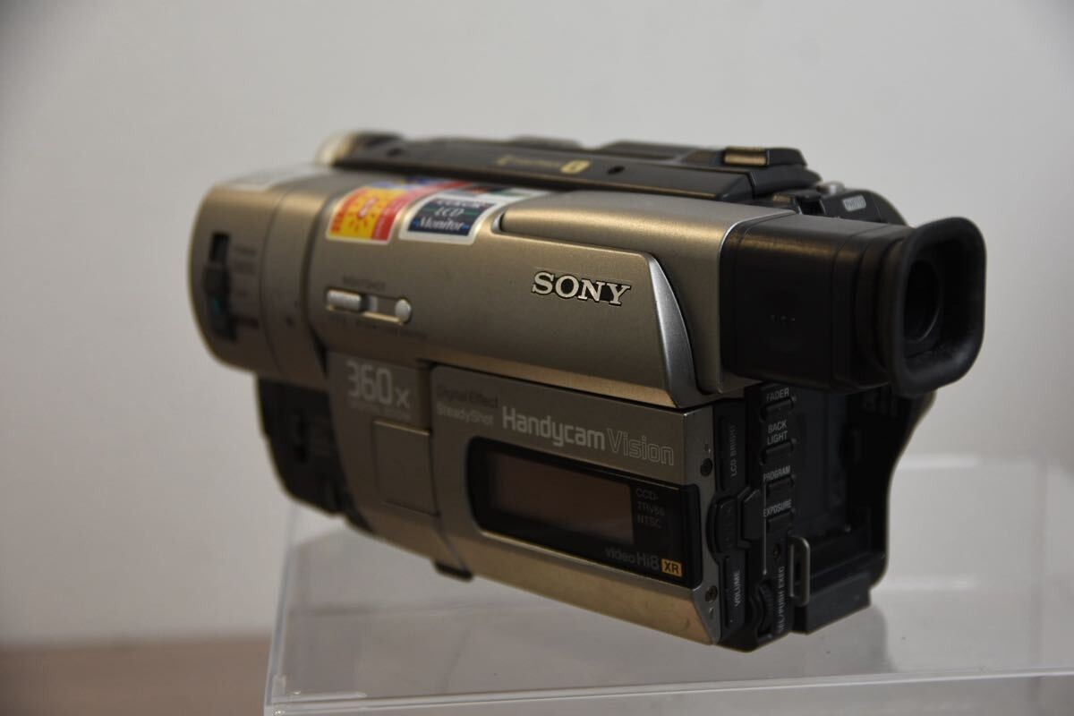 Sony CCD-TRV66 CCD-TRV66 Handycam Vision Hi8 Video Camera XR
