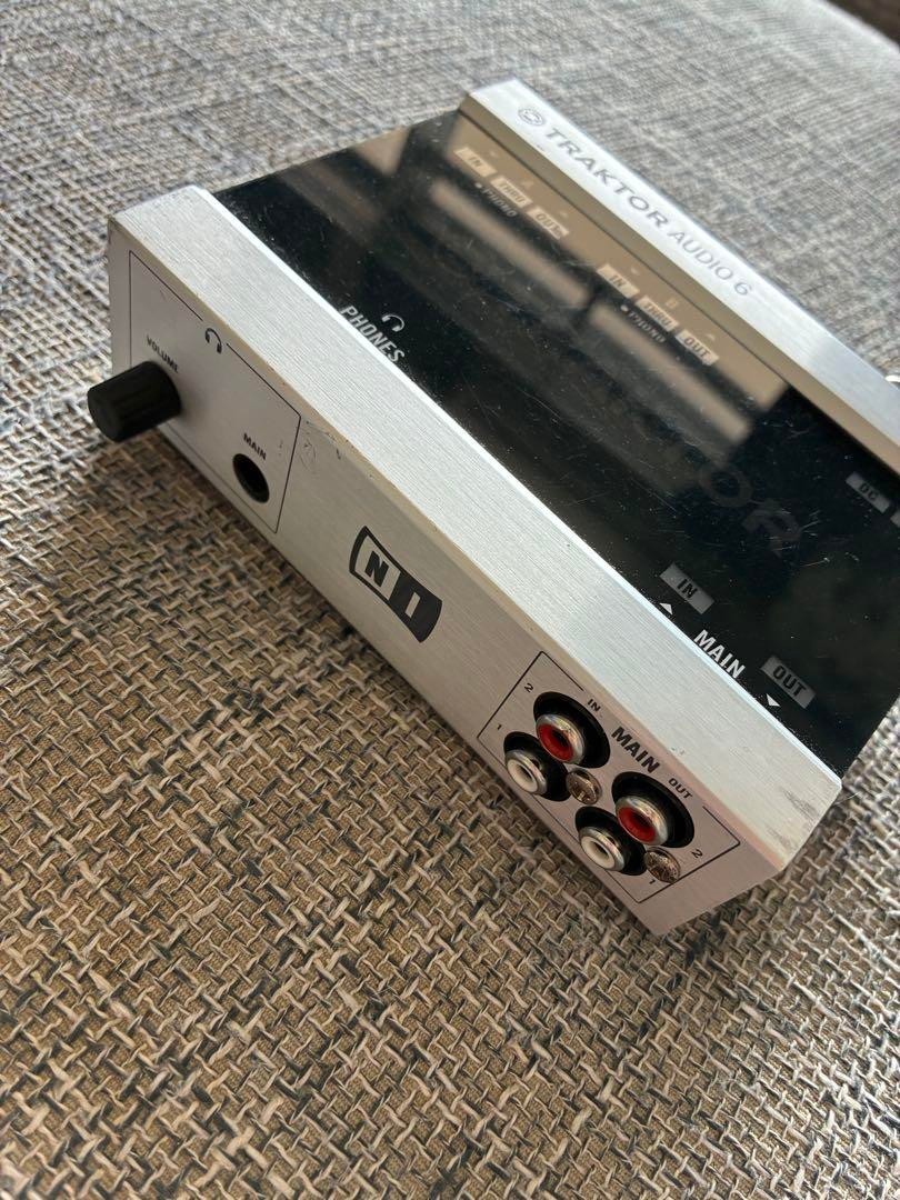 TRAKTOR AUDIO 6 オーディオインターフェイス Native Instruments