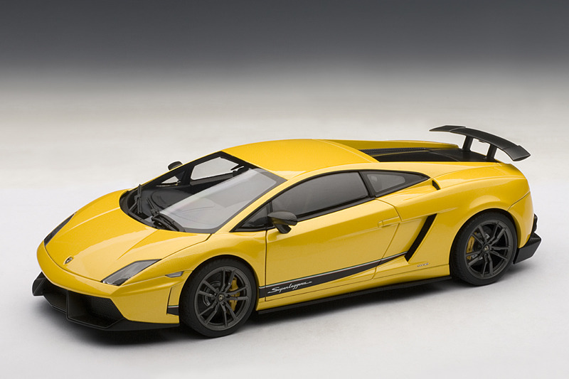 LAMBORGHINI GALLARDO LP570-4 SUPERLEGGERA YELLOW 1:18 AUTOart