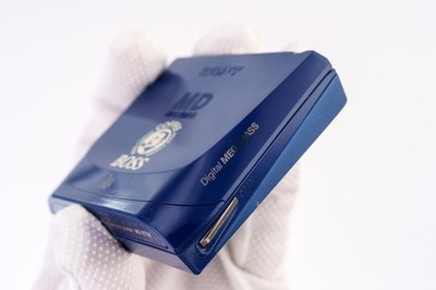 Sony MZ-E7W Suntory Boss Limited Edition MiniDisc Player +remote