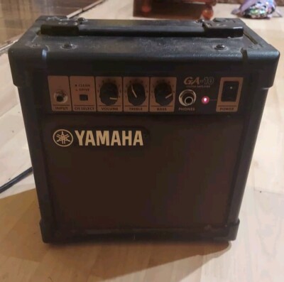 Yamaha GA-10 Guitar Amplifier 10W 120V 60Hz Solid State Portable