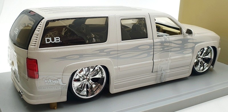 ミニカー 2000 CHEVY SUBERBAN 1/18 JOY RIDE 2000 CHEVY SUBERBAN 1