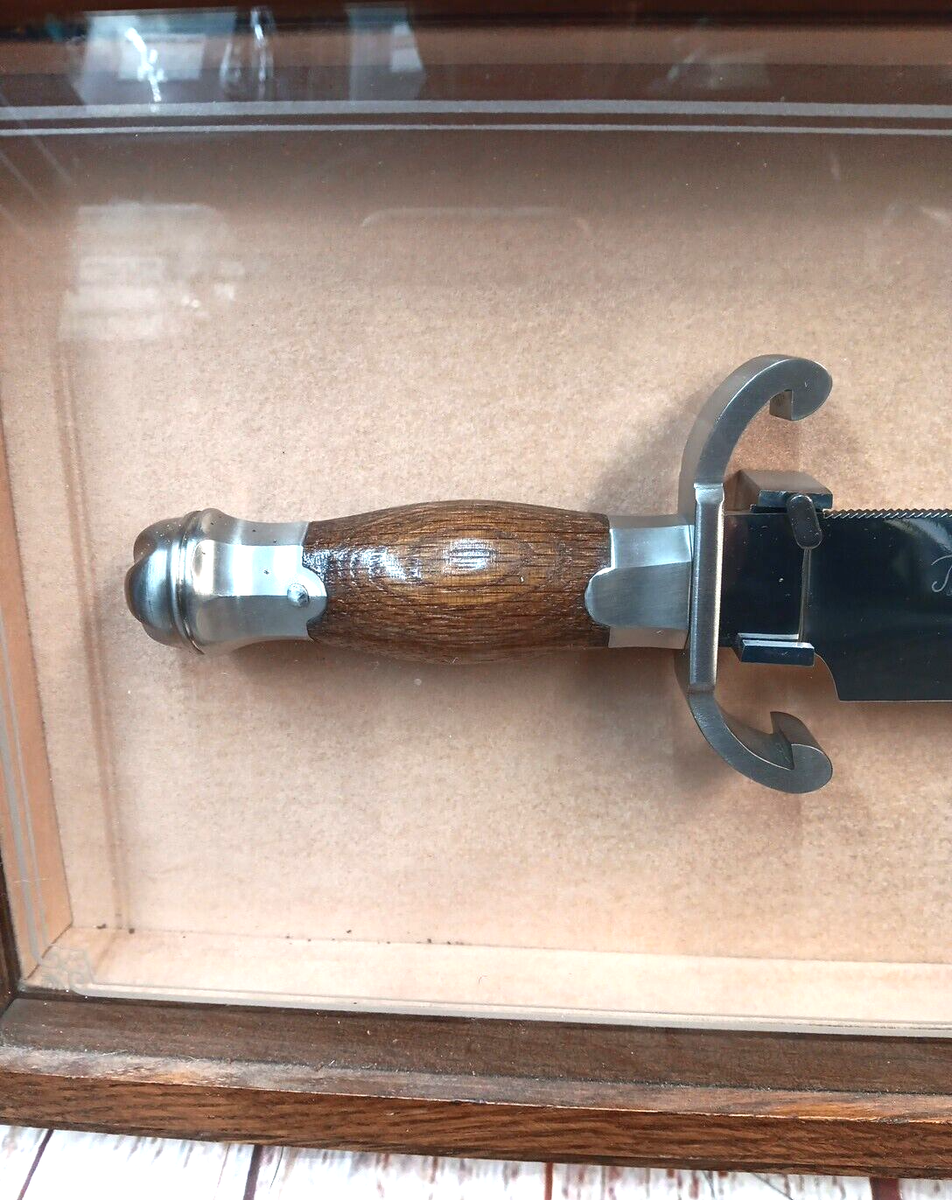 Franklin Mint The Jim Bowie Knife With Wood Display Case & KEY