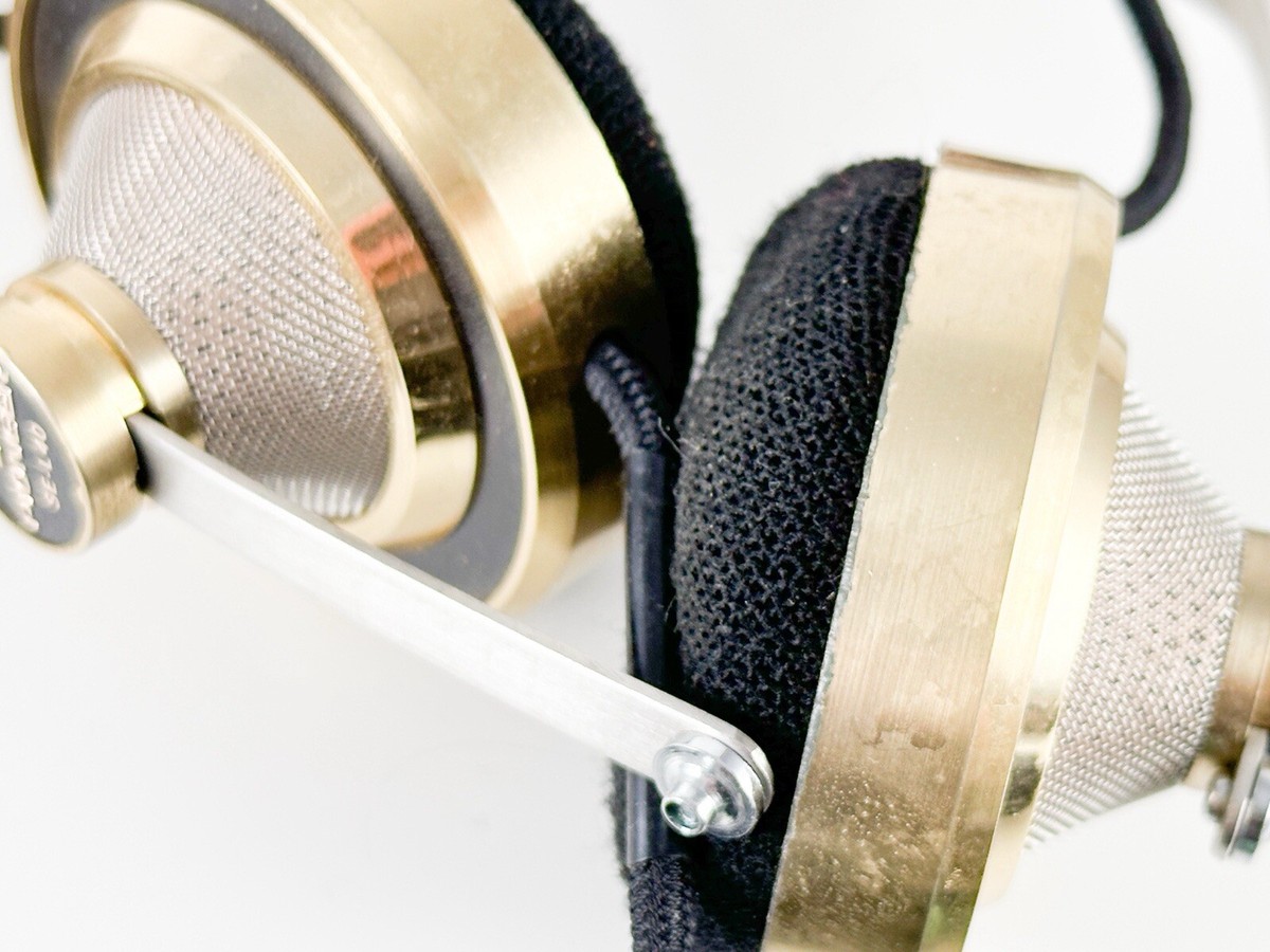 Vintage Pioneer SE-L40 Stereo Headphones with Original Case Brass