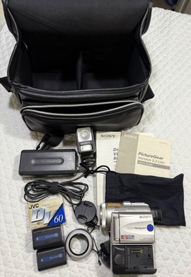 Sony Handycam DCR-PC100 MiniDV Camcorder Digital Video Camera