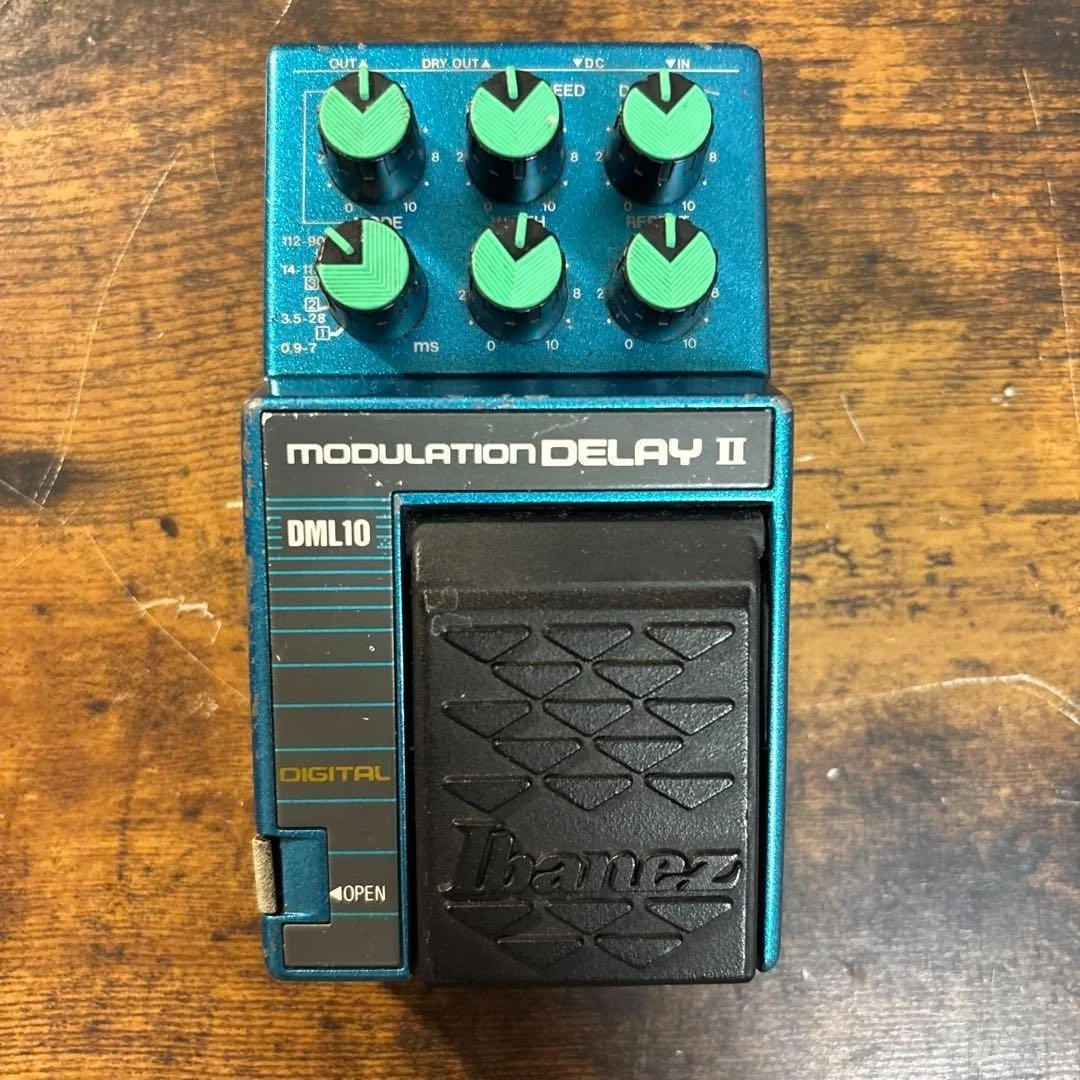 IBANEZ DML10 MODULATION DELAY II Guitar Effect Pedal Test
