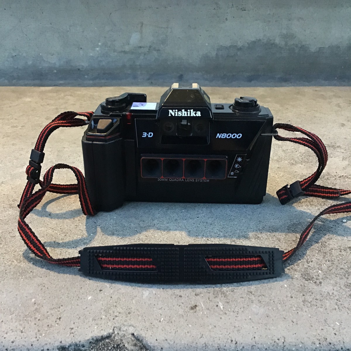 Nishika N8000 3Dフィルムカメラ 純正レザーケース付き Amazon.com