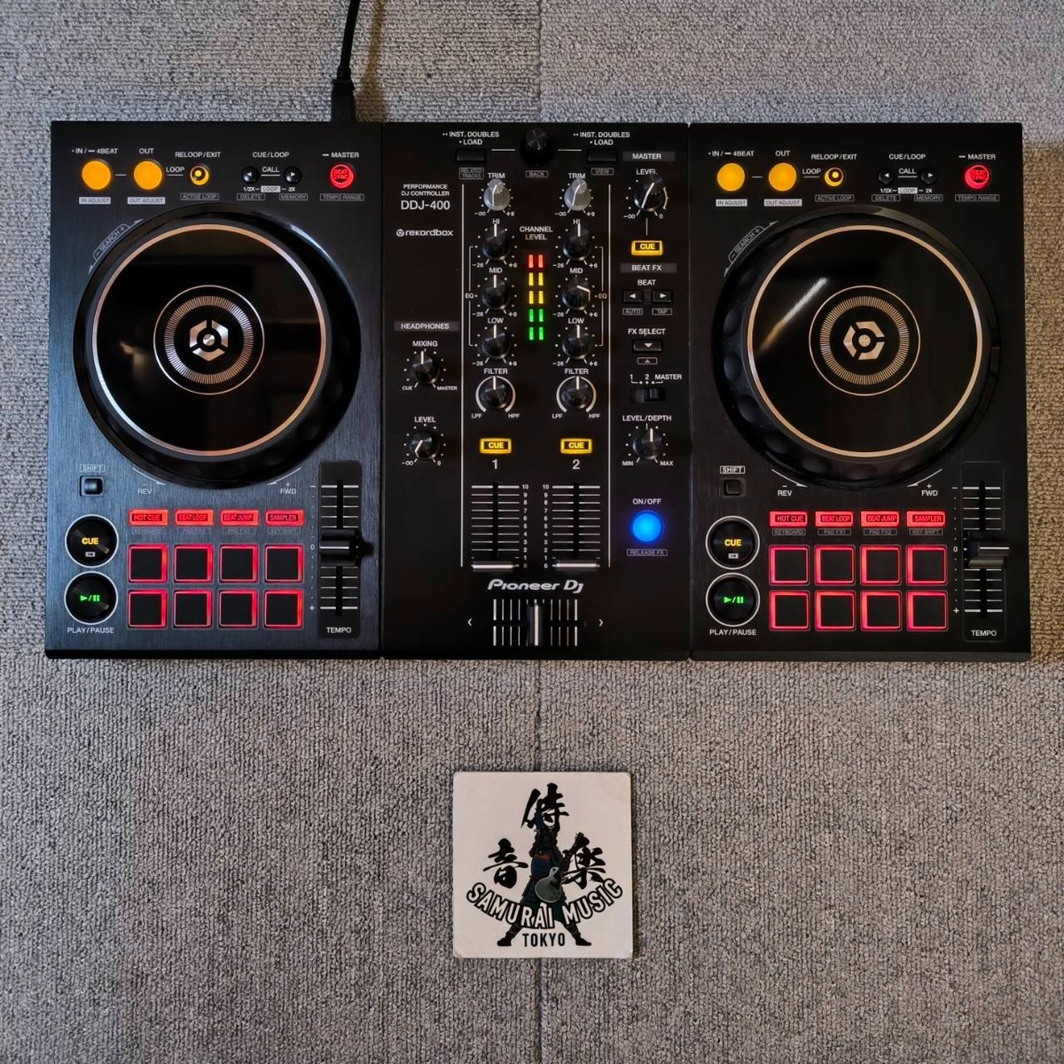 AKIRA Pioneer DJ DDJ-400 AKIRA Pioneer DJ DDJ-400 Pioneer DJ DDJ