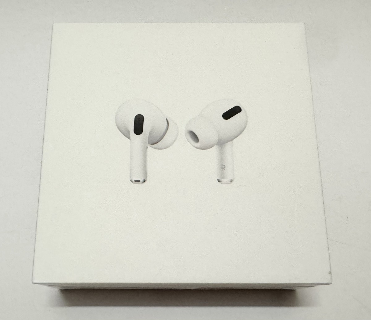 Apple AirPods Pro with Wireless Charging Case White *BOX ONLY