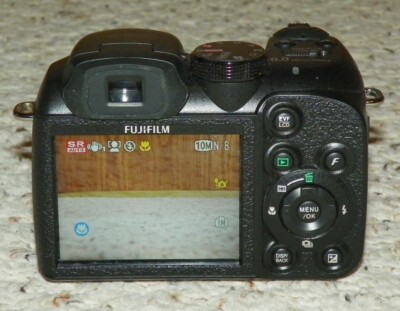 Fujifilm FinePix S1500 10MP Digital Camera with 12x Optical Zoom