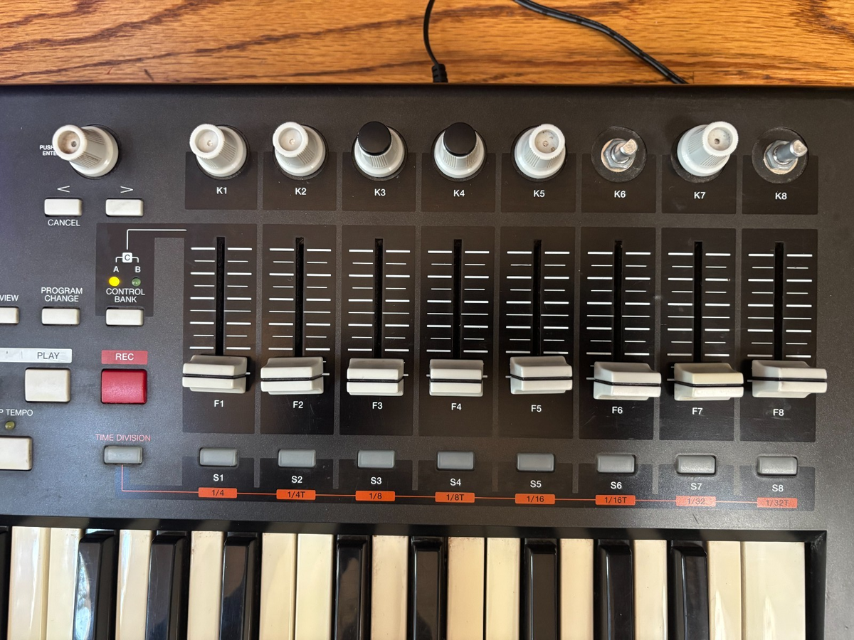 AKAI MPK49 MIDI キーボード 49鍵 美品 訳あり品 akai mpk49