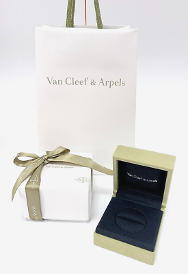 Van cleef & Arpels genuine Ring case green suede VCA Jewelry Gift
